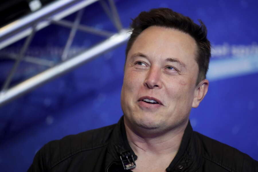 Elon Musk compra Twitter e licenzia quasi 4mila dipendenti: “Provvedimento necessario per andare avanti” Elon Musk compra Twitter e licenzia quasi 4mila dipendenti: “Provvedimento necessario per andare avanti”