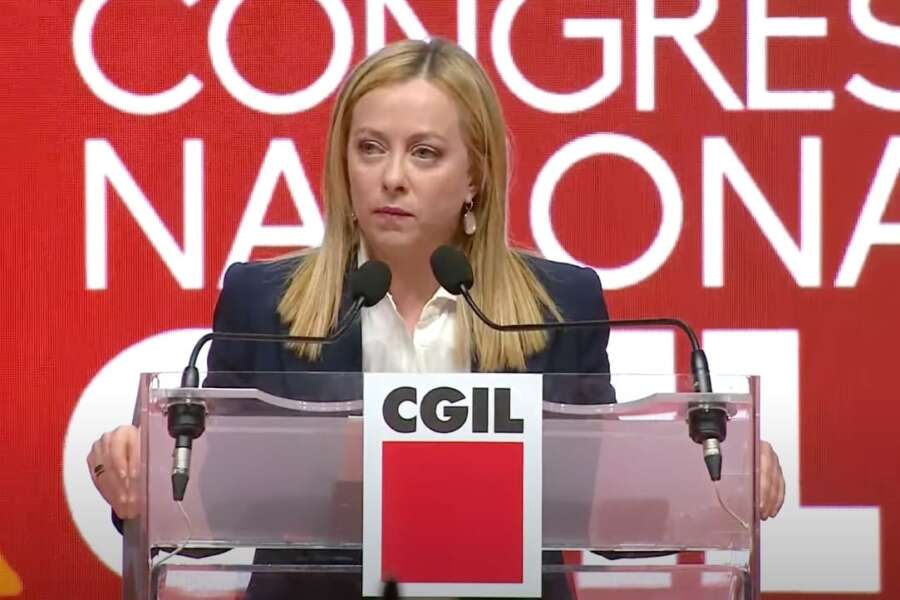 Congresso Cgil, la prima volta di Meloni tra le contestazioni: “Contro salari fermi serve crescita, il reddito di cittadinanza ha fallito” Congresso Cgil, la prima volta di Meloni tra le contestazioni: “Contro salari fermi serve crescita, il reddito di cittadinanza ha fallito”