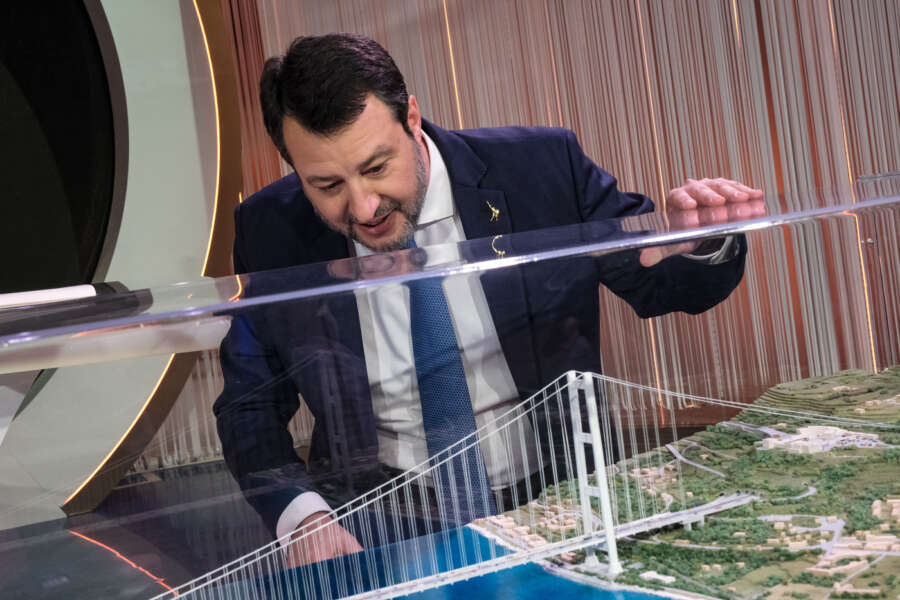 Ponte sullo Stretto, l’Anac boccia progetto Salvini: “Più rischi al pubblico, meno al privato” Ponte sullo Stretto, l’Anac boccia progetto Salvini: “Più rischi al pubblico, meno al privato”