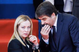 Meloni e l’incubo del Salvini 2019, la giravolta della premier: Fitto commissario, appoggio a Ursula e Ecr verso spaccatura