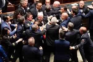 Rissa alla Camera durante i lavori per l’Autonomia