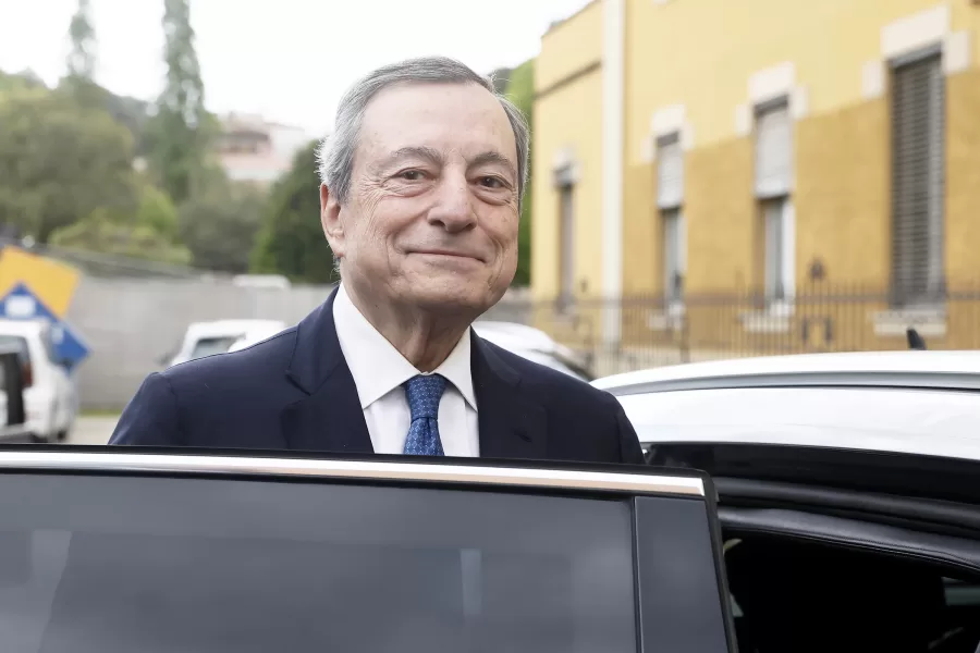 Il rapporto e le sberle di Draghi all’Europa dei ragionieri: “Rapida svolta altrimenti l’Unione è finita” Il rapporto e le sberle di Draghi all’Europa dei ragionieri: “Rapida svolta altrimenti l’Unione è finita”