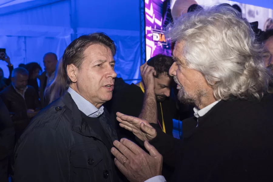 Conte, Grillo e il Movimento diventato la sua stessa negazione: scissione preceduta da purghe 2.0 e lettere al veleno Conte, Grillo e il Movimento diventato la sua stessa negazione: scissione preceduta da purghe 2.0 e lettere al veleno
