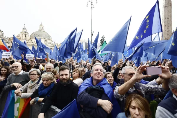 Manifestazione L’Europa Siamo Noi a Piazza del Popolo  . Tante Città una Piazza per l’Europa Roma —Italia   — Giovedì 13 Marzo 2025 – Cronaca – (foto di Cecilia  Fabiano/LaPresse)

Demonstration Europe is Us in Piazza del Popolo. Many Cities, One Square for Europe  Rome,  Italy Thursday   , March 13 ,  2025 – News – (photo by Cecilia Fabiano/LaPresse)