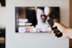 La storia della Pay Tv italiana svenduta a Murdoch perché “nessuno pagherà mai un abbonamento”. L’alternativa fu Telemontecarlo…