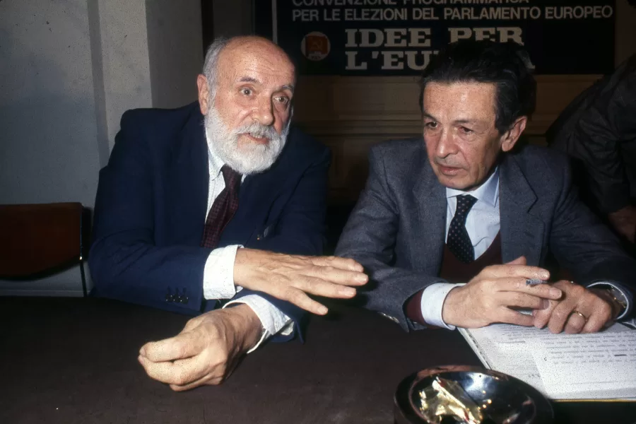 ALTIERO SPINELLI ENRICO BERLINGUER ALTIERO SPINELLI ENRICO BERLINGUER
