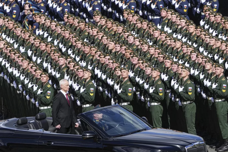 Russian Defense Minister Andrei Belousov is driven along Red Square in an Aurus car during the Victory Day military parade in Moscow, Russia, Friday, May 9, 2025, marking the 80th anniversary of the Soviet Union’s victory over Nazi Germany during the World War II. (Alexander Wilf/Photo host agency RIA Novosti via AP)
Associated Press/LaPresse Russian Defense Minister Andrei Belousov is driven along Red Square in an Aurus car during the Victory Day military parade in Moscow, Russia, Friday, May 9, 2025, marking the 80th anniversary of the Soviet Union’s victory over Nazi Germany during the World War II. (Alexander Wilf/Photo host agency RIA Novosti via AP)
Associated Press/LaPresse