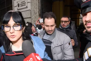 Andrea Sempio accompagnato dai suoi avvocati alla Caserma dei Carabinieri Montebello per tes del dna in relazione al caso Garlasco – Milano, Giovedì 13 Marzo 2025 
(Foto Claudio Furlan/Lapresse) 

Andrea Sempio accompanied by his lawyers to the Montebello Carabinieri caserma for dna tests in connection with the Garlasco case – Milan, Thursday, March 13, 2025 
(Photo Claudio Furlan/Lapresse)